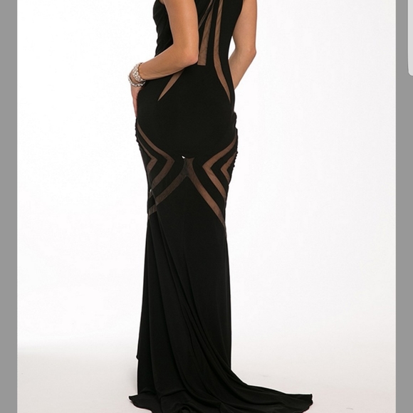 Black formal dress - Picture 4 of 4